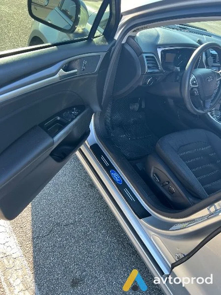 Фото 4 - Ford Fusion 2012