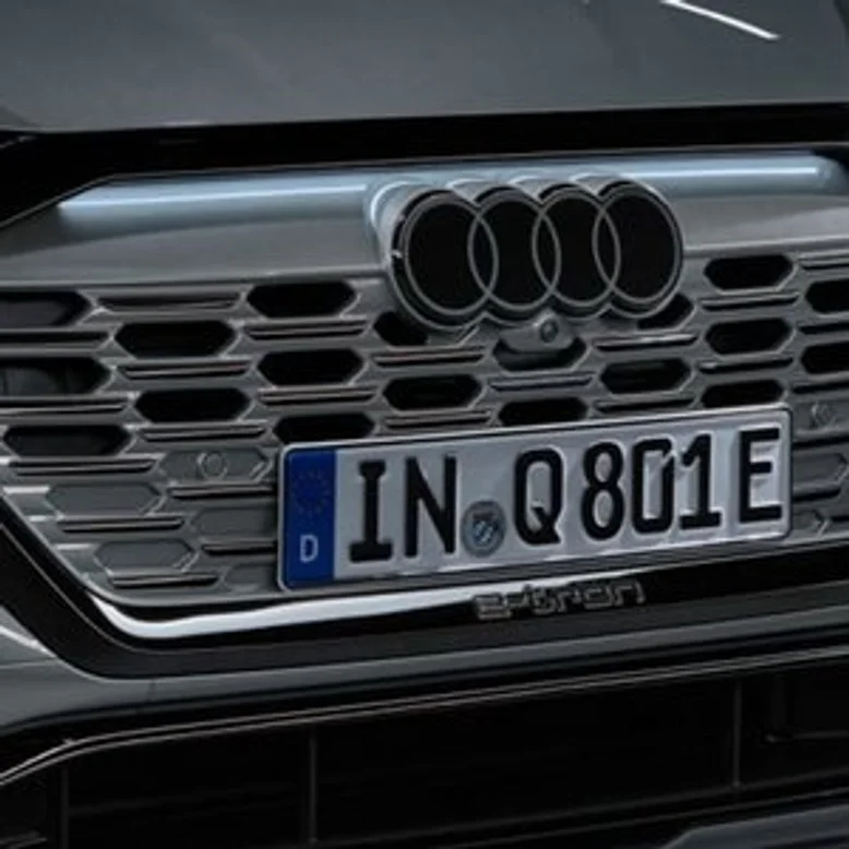 Двовимірні кільця. AUDI змінили логотип.