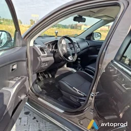 Photo 4 - Mitsubishi Outlander 2011