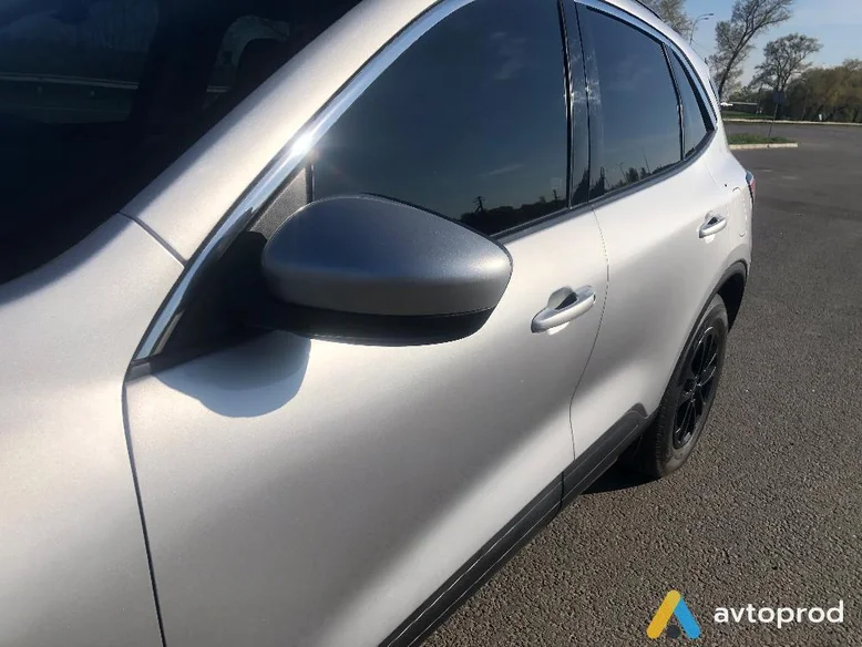 Фото 4 - Ford Escape 2020