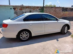 Photo 2 - Volkswagen Jetta 2014