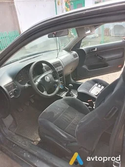 Photo 3 - Volkswagen Golf 1998