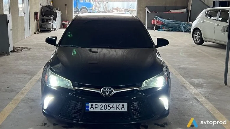 Фото 1 - Toyota Camry 2016