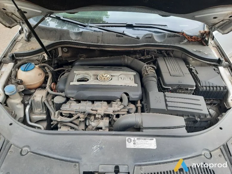 Фото 1 - Volkswagen Passat 2010