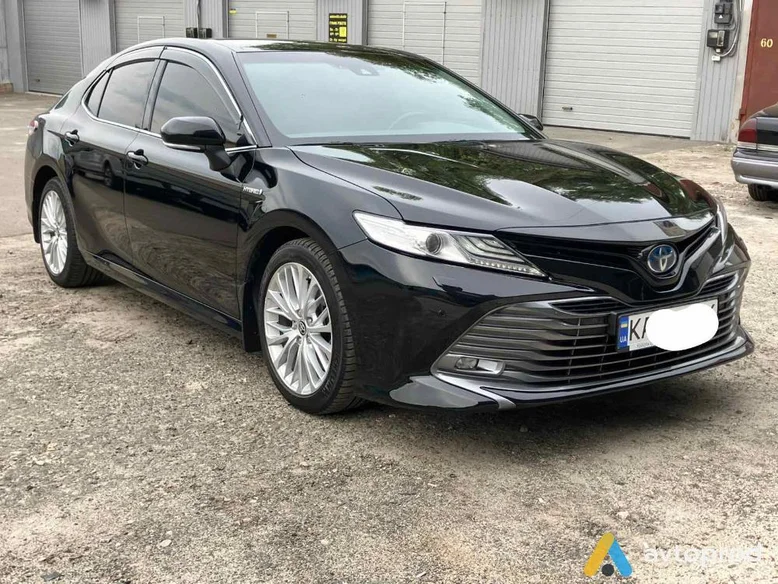 Photo 3 - Toyota Camry 2020