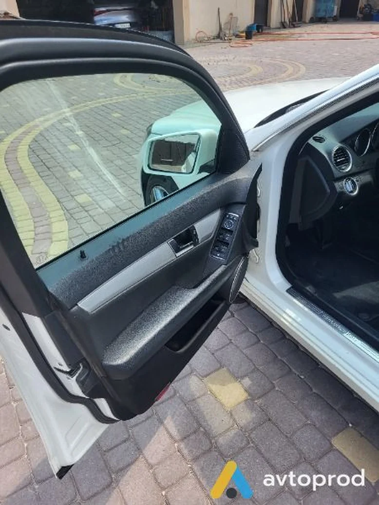 Фото 4 - Mercedes-Benz C-class 2012