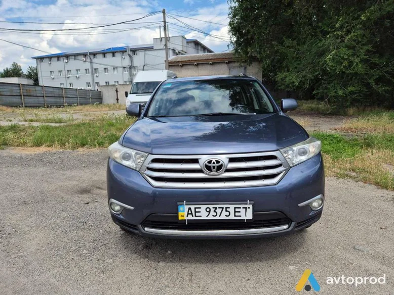 Фото 1 - Toyota Highlander 2011