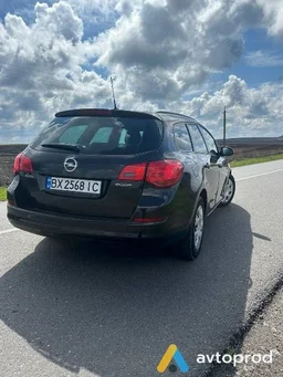 Photo 4 - Opel Astra 2011