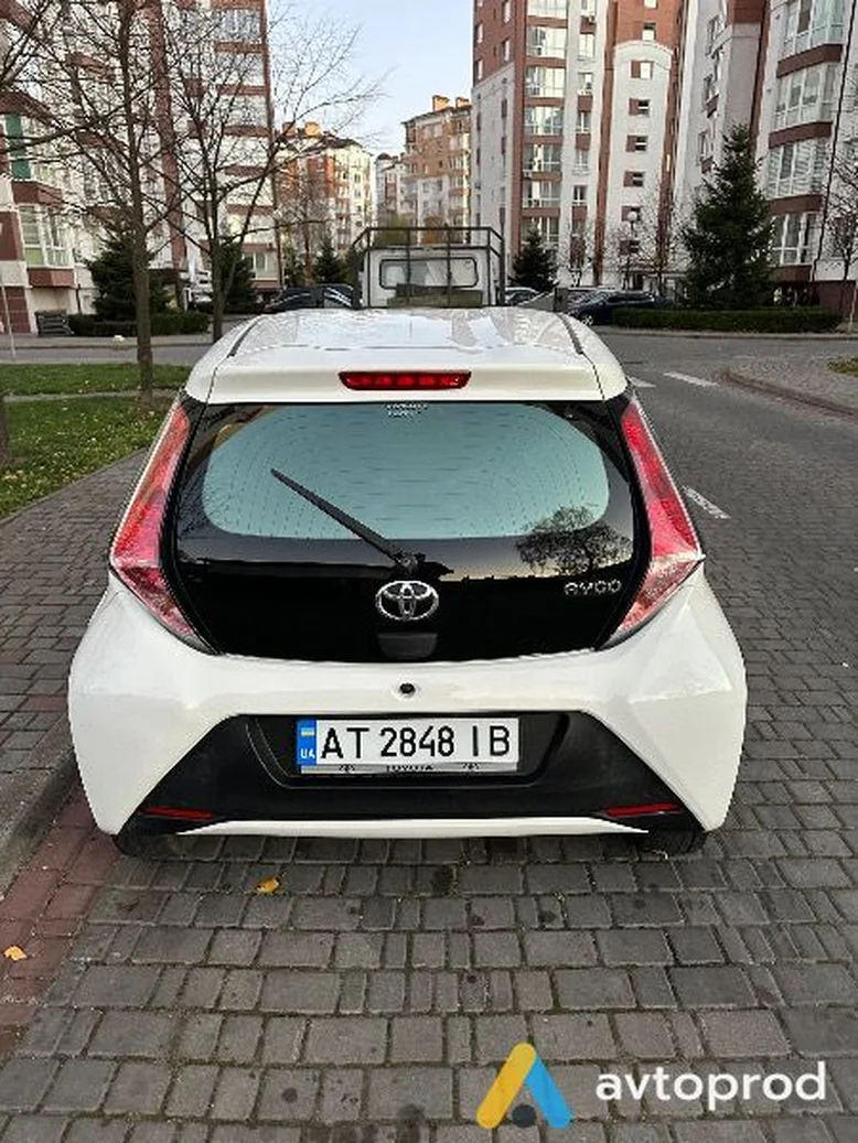 Фото 4 - Toyota Aygo 2015