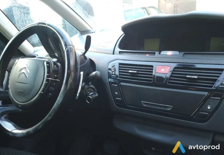 Фото 3 - Citroen C4 2012