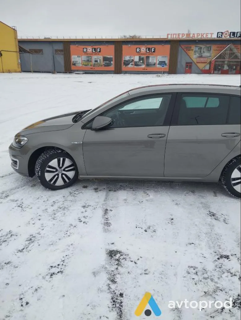Photo 3 - Volkswagen Golf E 2016