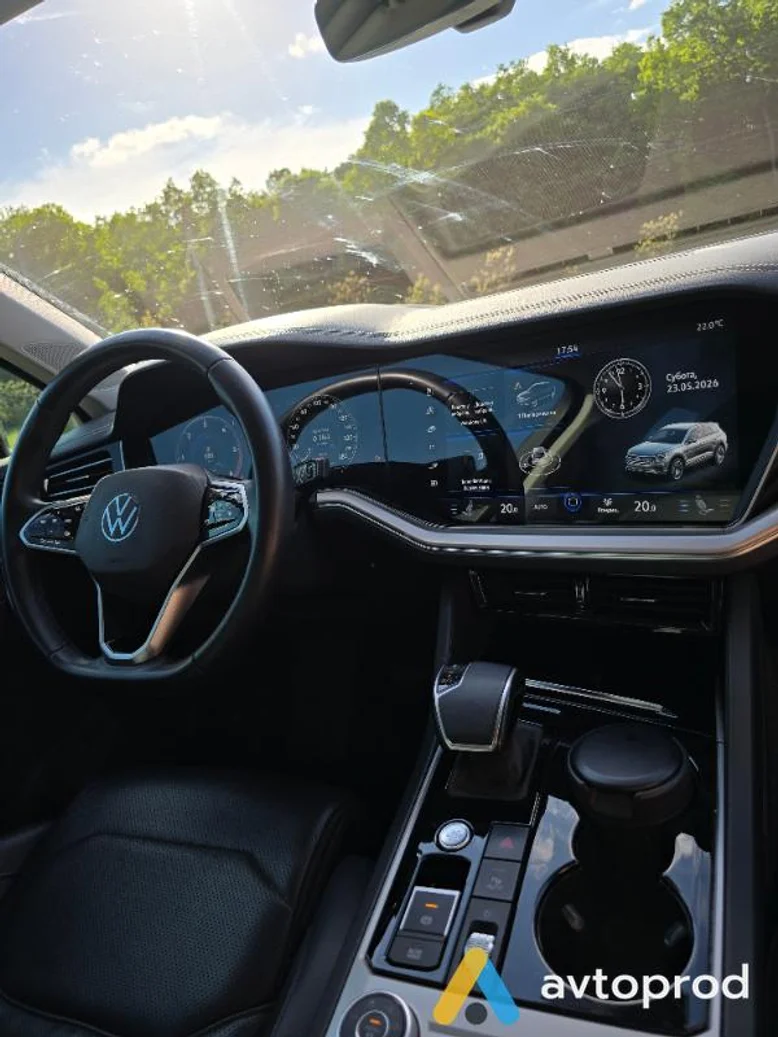 Фото 3 - Volkswagen Touareg 2020