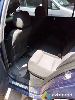 Photo 2 - Volkswagen Golf 2002