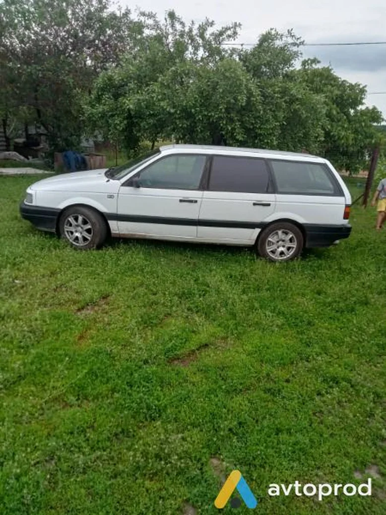 Фото 1 - Volkswagen Passat 1993