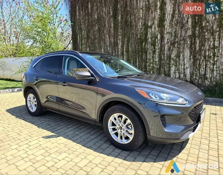 Фото 2 - Ford Escape 2022
