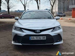 Photo 2 - Toyota Camry 2021