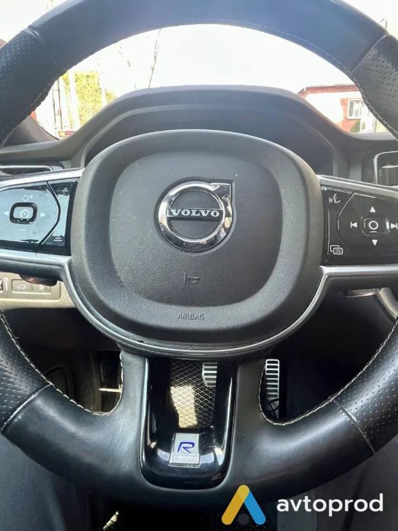 Фото 2 - Volvo XC60 2018