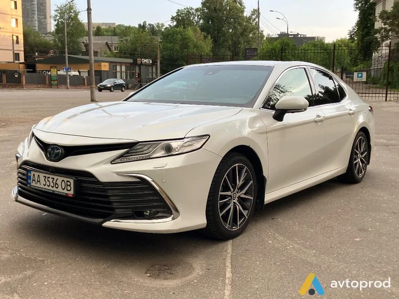 Photo 3 - Toyota Camry 2021
