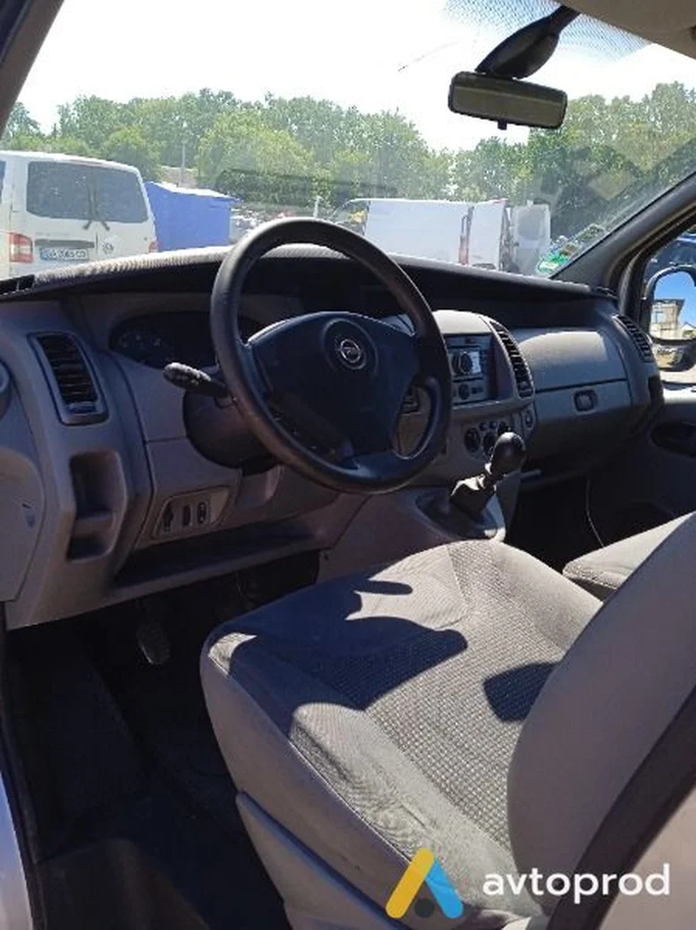 Фото 3 - Opel Vivaro 2010