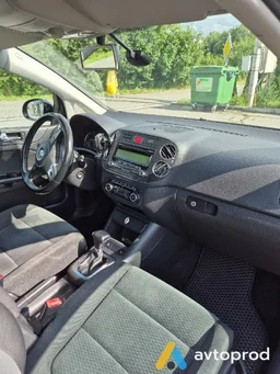 Photo 4 - Volkswagen Golf 2009