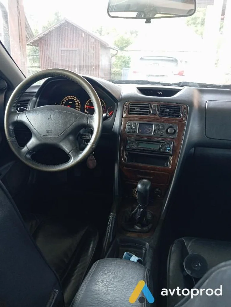 Photo 3 - Mitsubishi Galant 2000