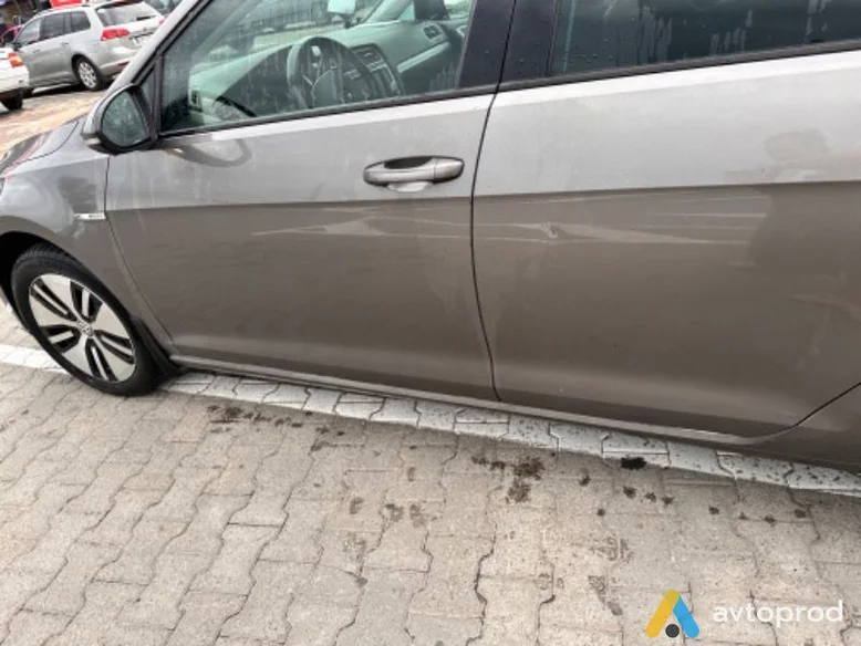 Фото 2 - Volkswagen Golf E 2015