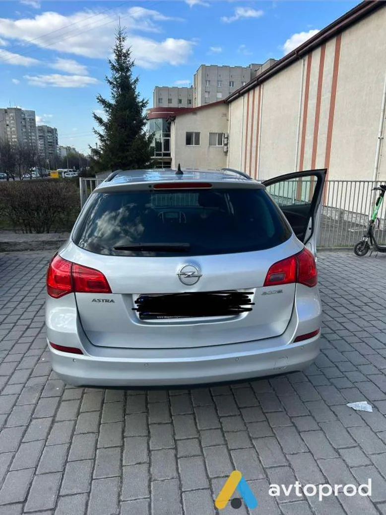 Photo 4 - Opel Astra 2011