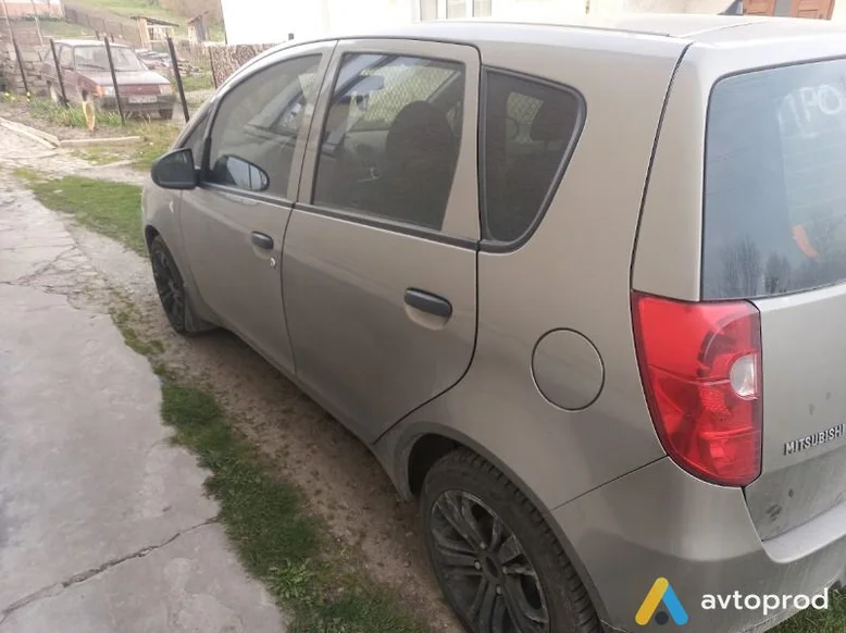 Фото 3 - Mitsubishi Colt 2009
