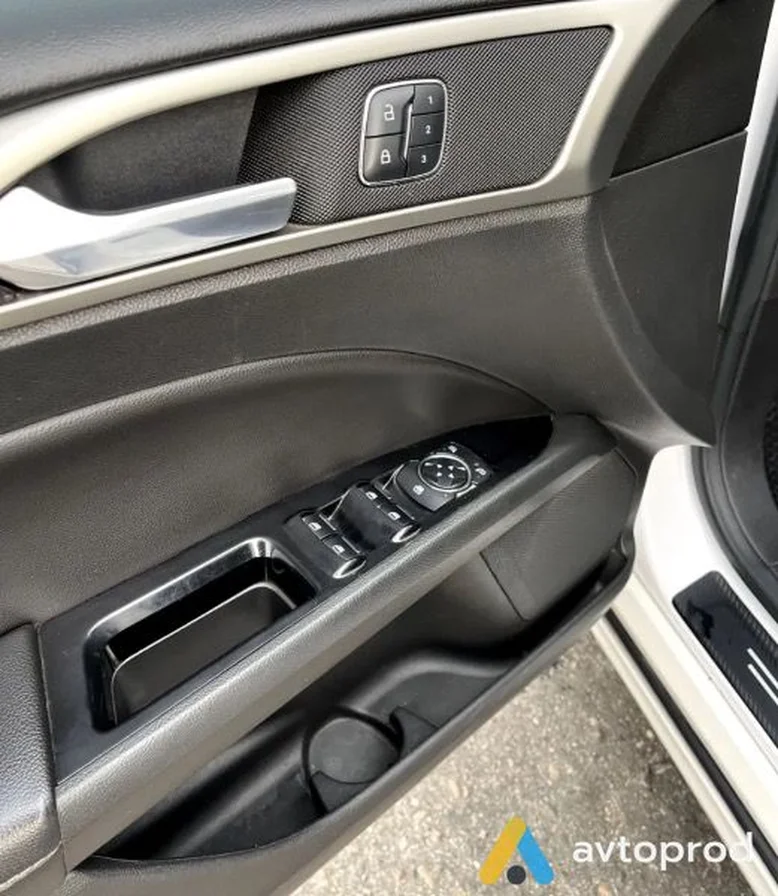 Фото 4 - Ford Fusion 2014