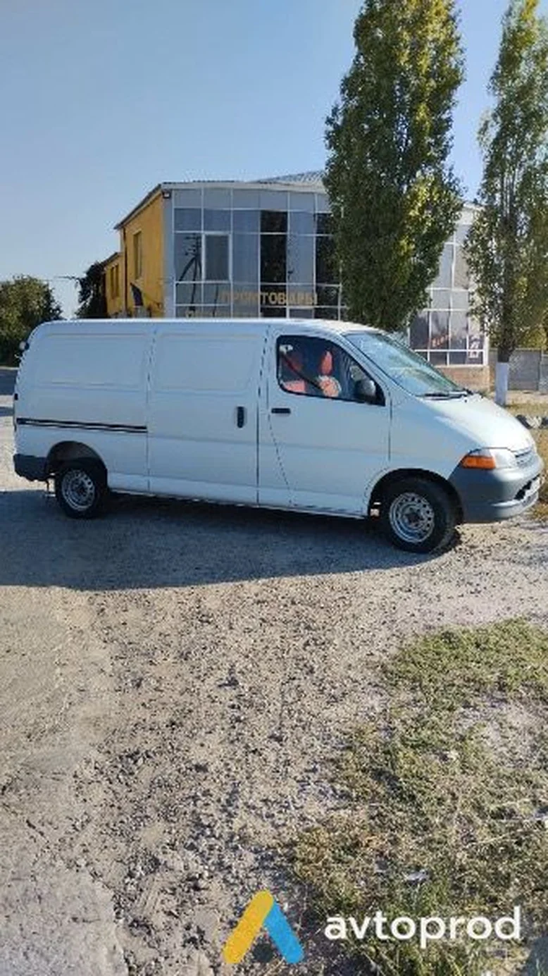 Фото 3 - Toyota Hiace 2001
