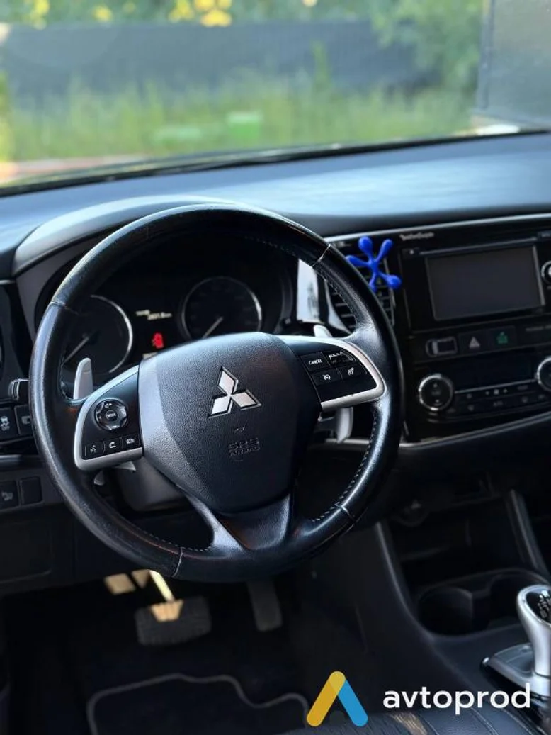 Фото 1 - Mitsubishi Outlander 2013