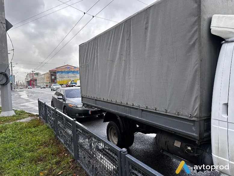 Фото 2 - GAZ 32213 2011