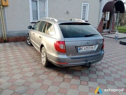 Photo 4 - Skoda Superb 2012