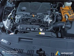 Photo 2 - Toyota Camry 2020