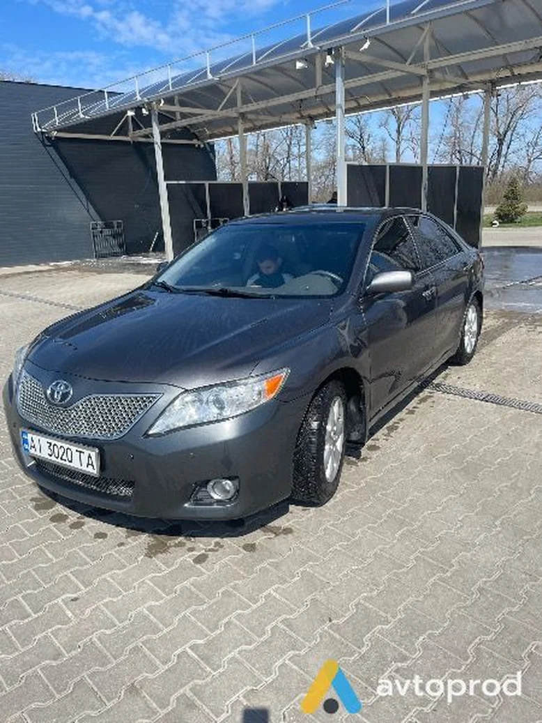 Фото 4 - Toyota Camry 2011