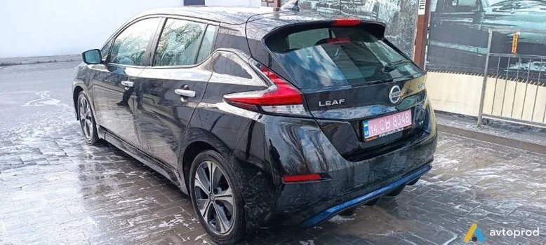 Фото 2 - Nissan Leaf 2021