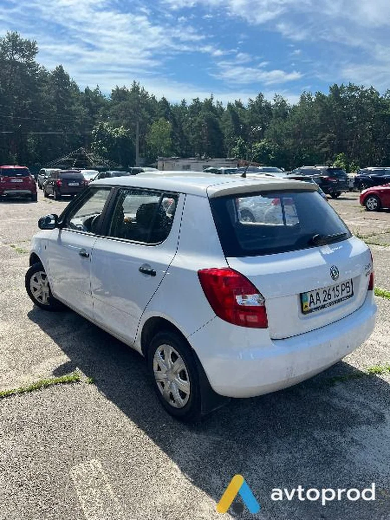 Фото 4 - Skoda Fabia 2011