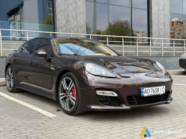 Фото 1 - Porsche Panamera 2013