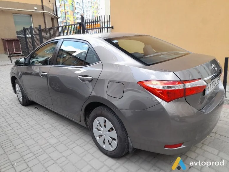 Фото 3 - Toyota Corolla 2016