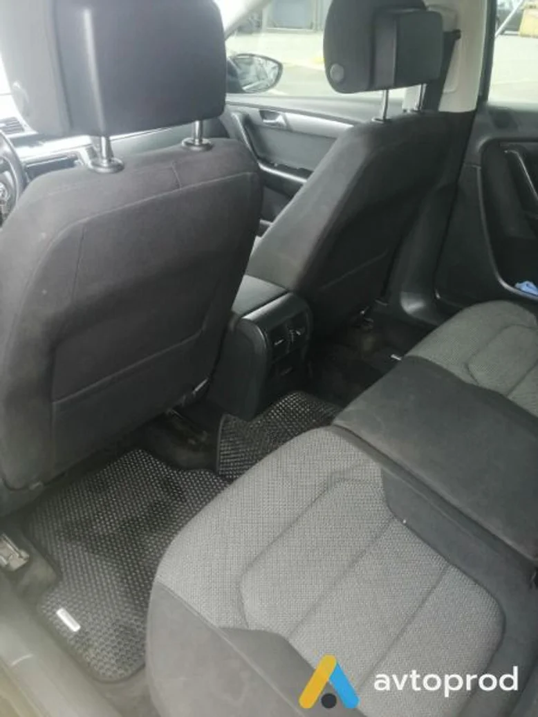 Фото 4 - Volkswagen Passat 2012