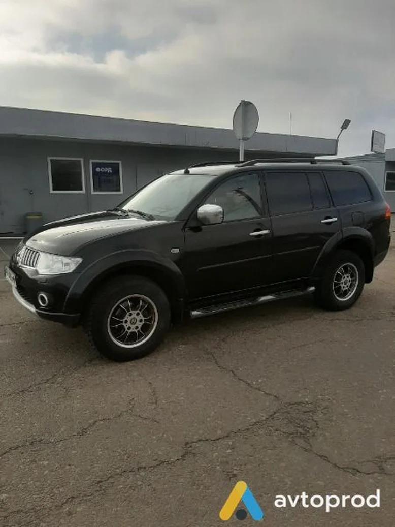Фото 2 - Mitsubishi Pajero 2011