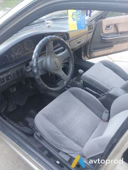 Photo 3 - Mazda 626 1990