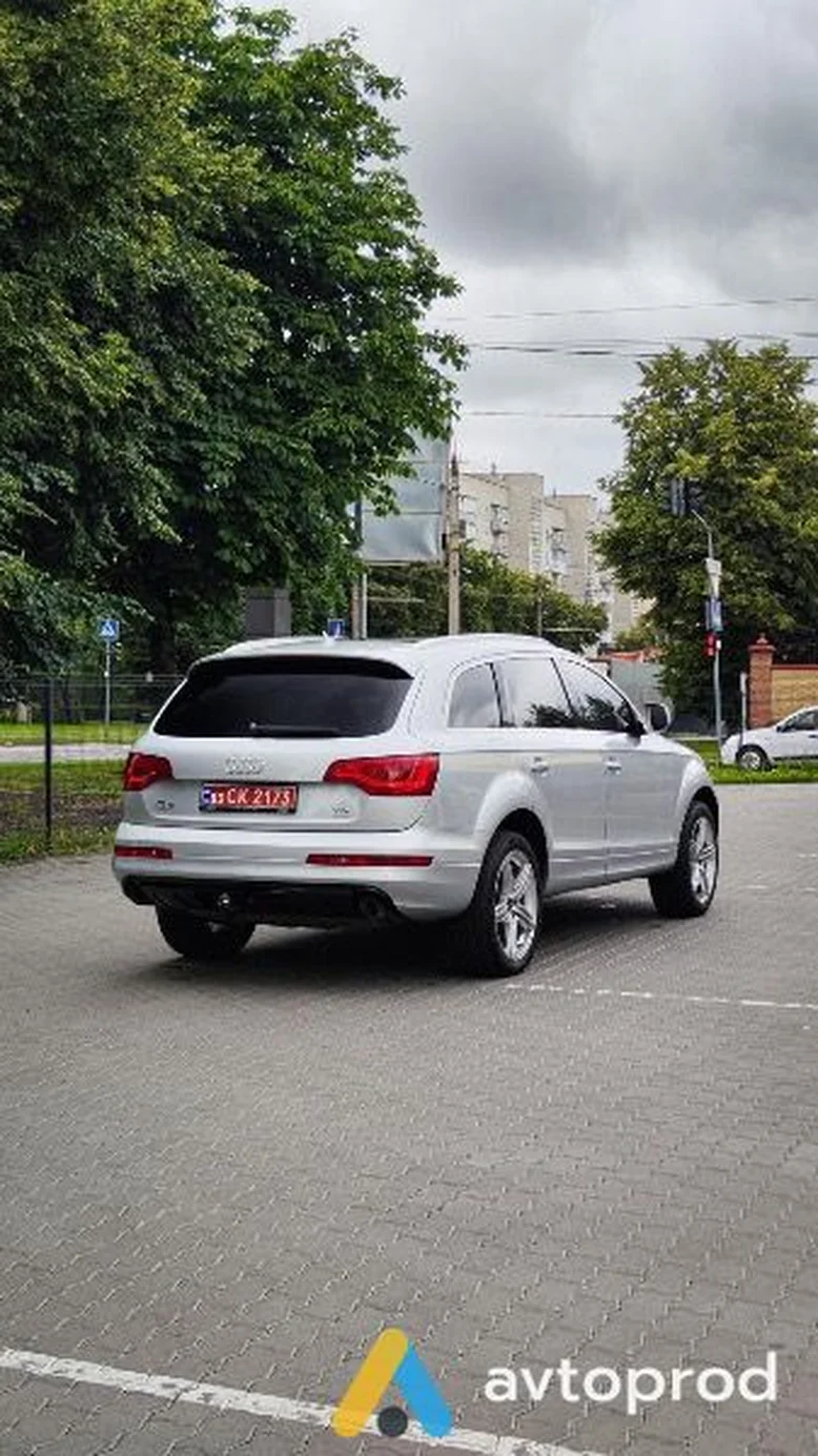 Фото 1 - Audi Q7 2011