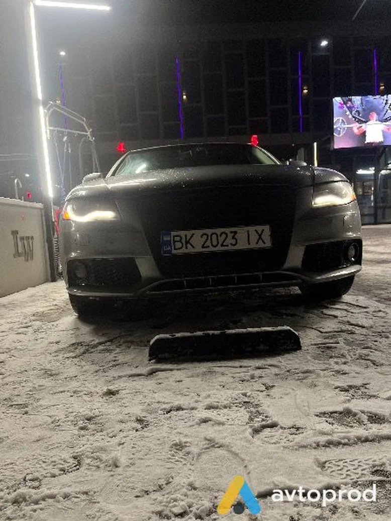 Фото 4 - Audi A4 2011