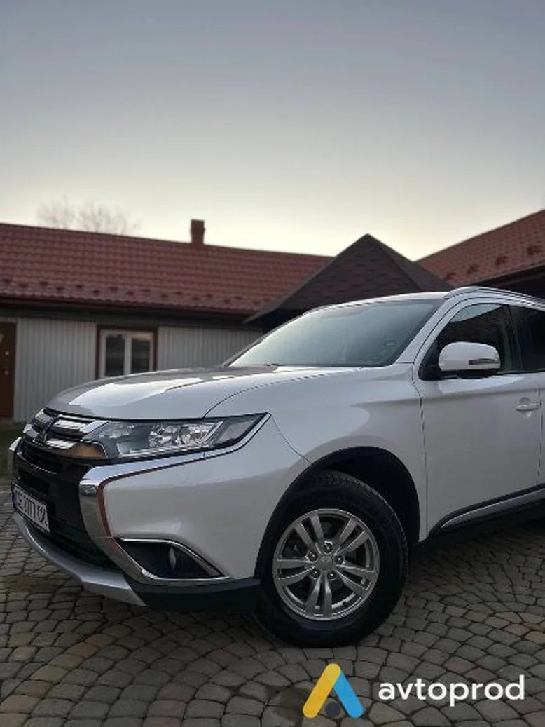 Фото 2 - Mitsubishi Outlander 2018