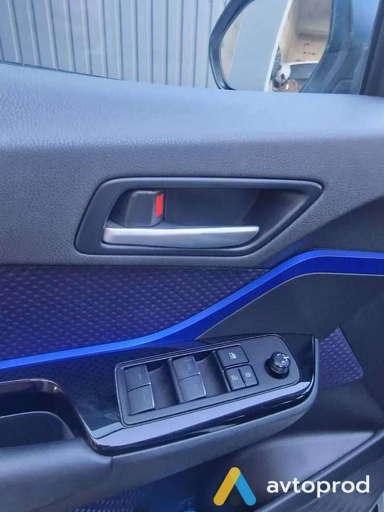 Фото 4 - Toyota C-HR 2021