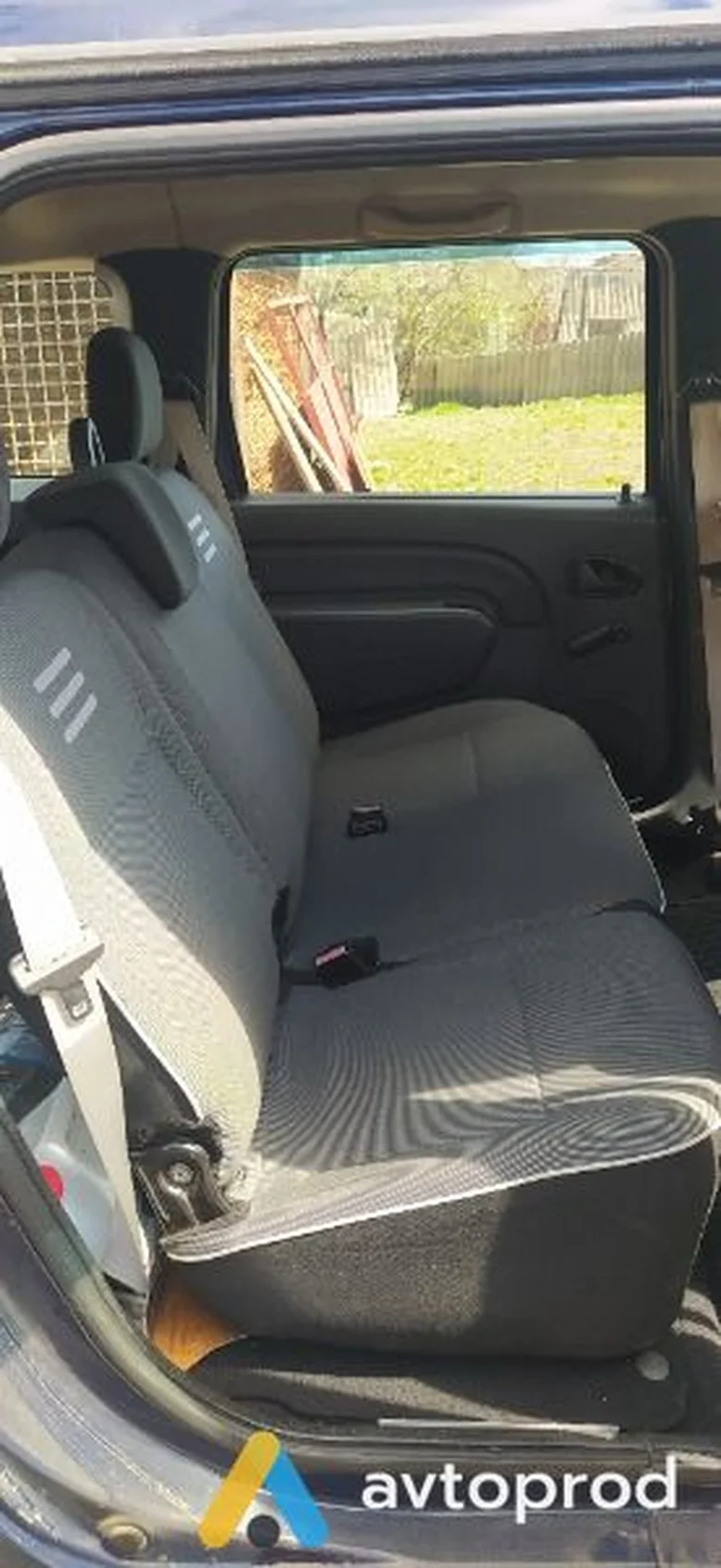 Фото 4 - Dacia Logan 2012