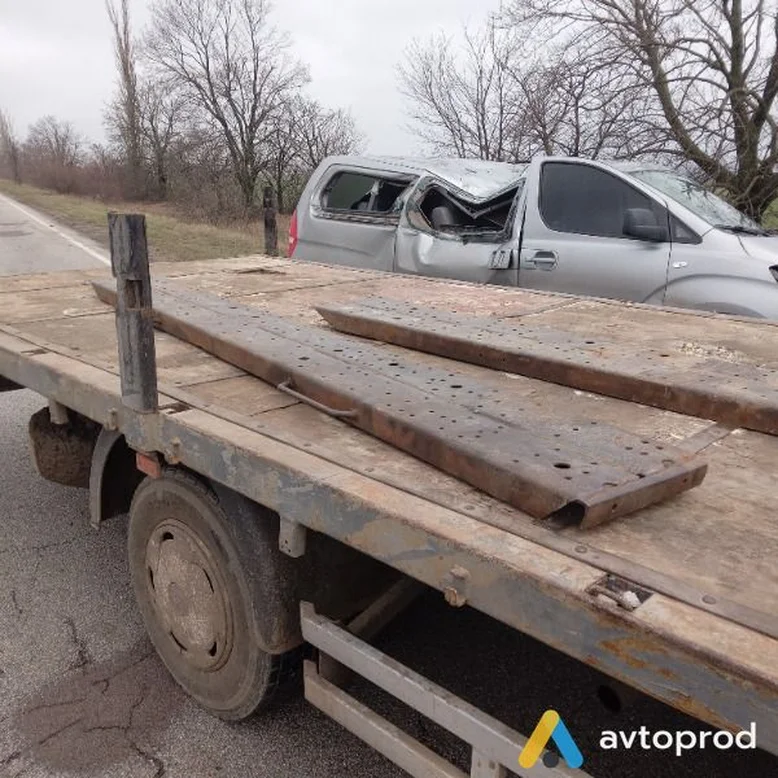 Фото 2 - Hyundai H-1 2011