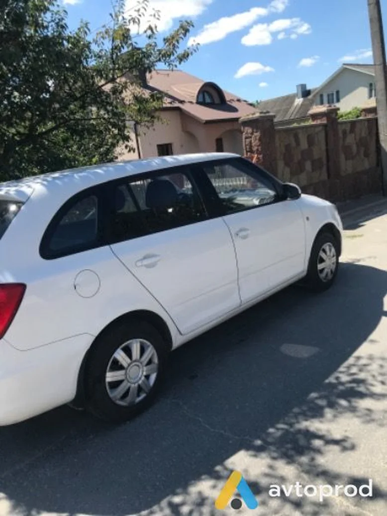 Фото 2 - Skoda Fabia 2013
