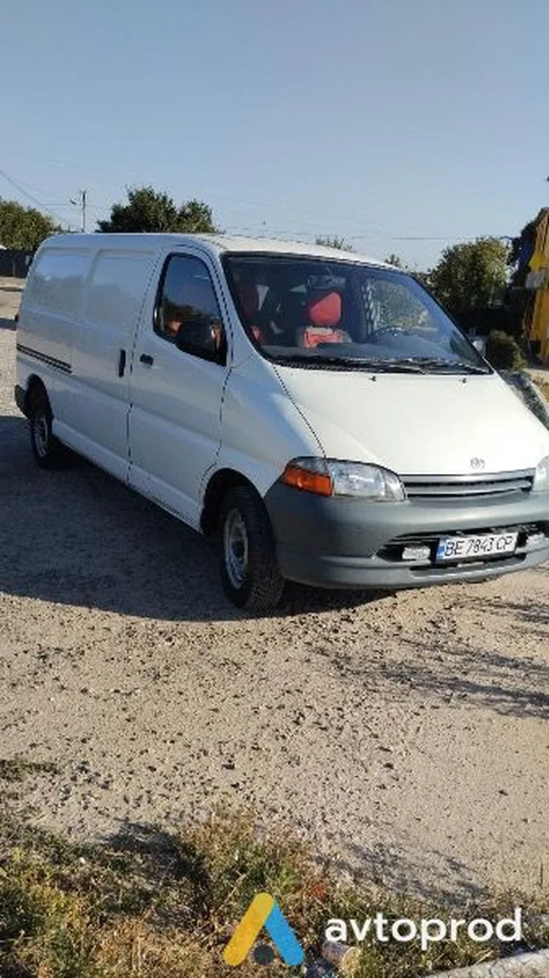 Фото 2 - Toyota Hiace 2001